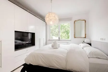 Modern 2Br Apt In Sandweiler With Terrace location
